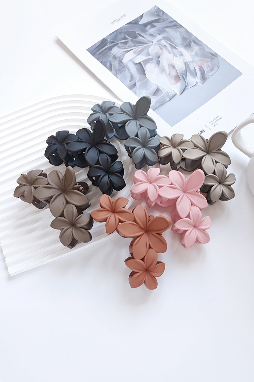 3D Flower Plastic Resin Hair Claw | Parchment