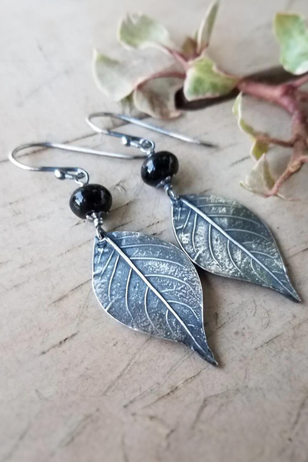 Vintage Leaf Shape Bead Dangle Earrings | Silvery