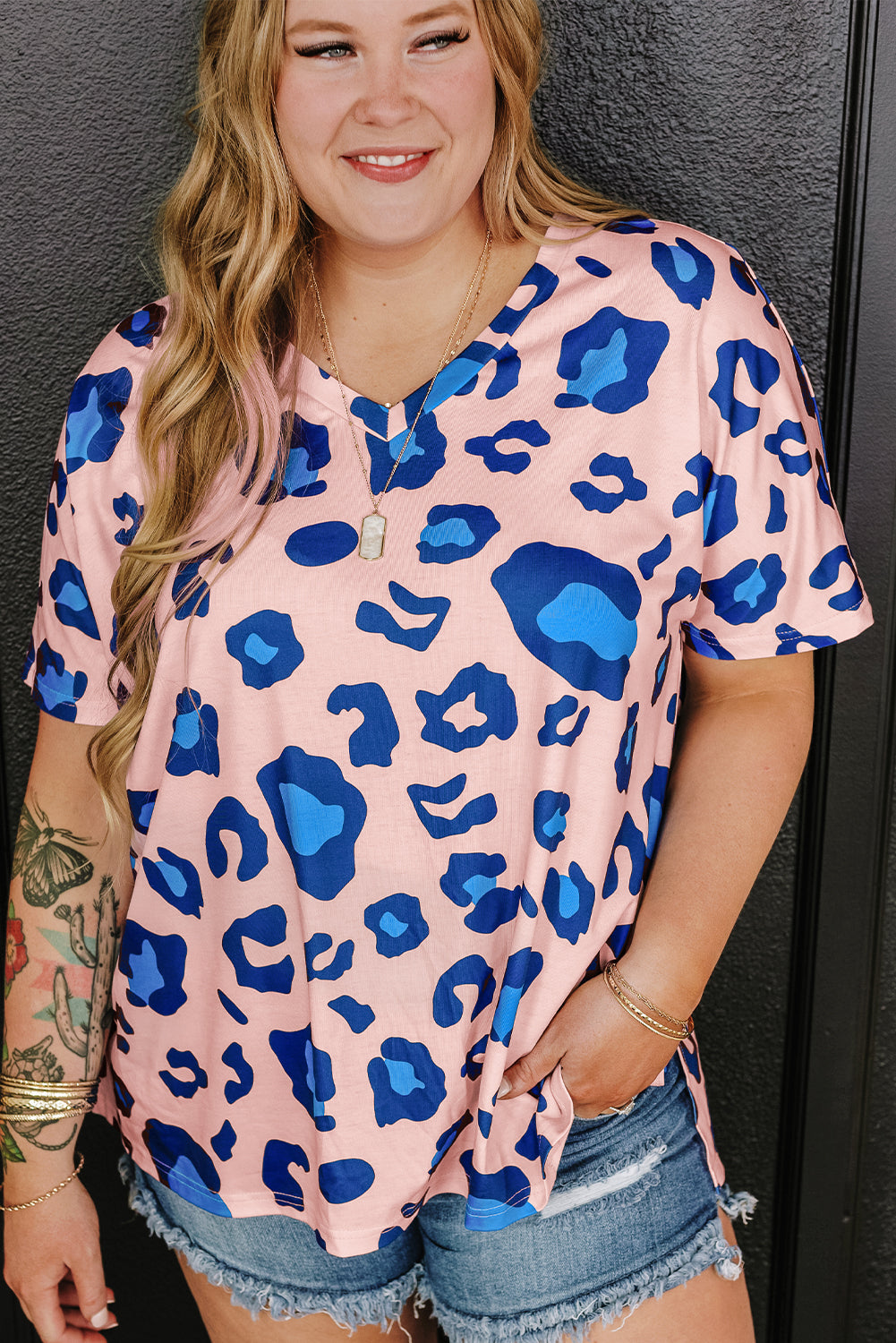 Leopard Print V Neck Plus Size Tee | Pink