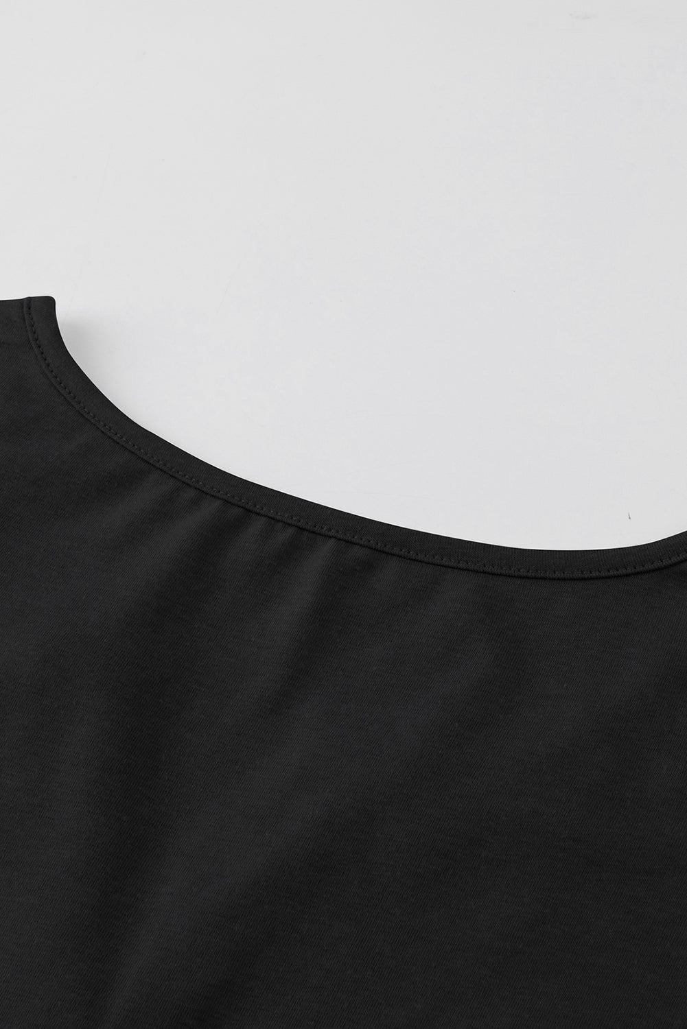 Solid Slim-Fit V Neck Tank Top | Black