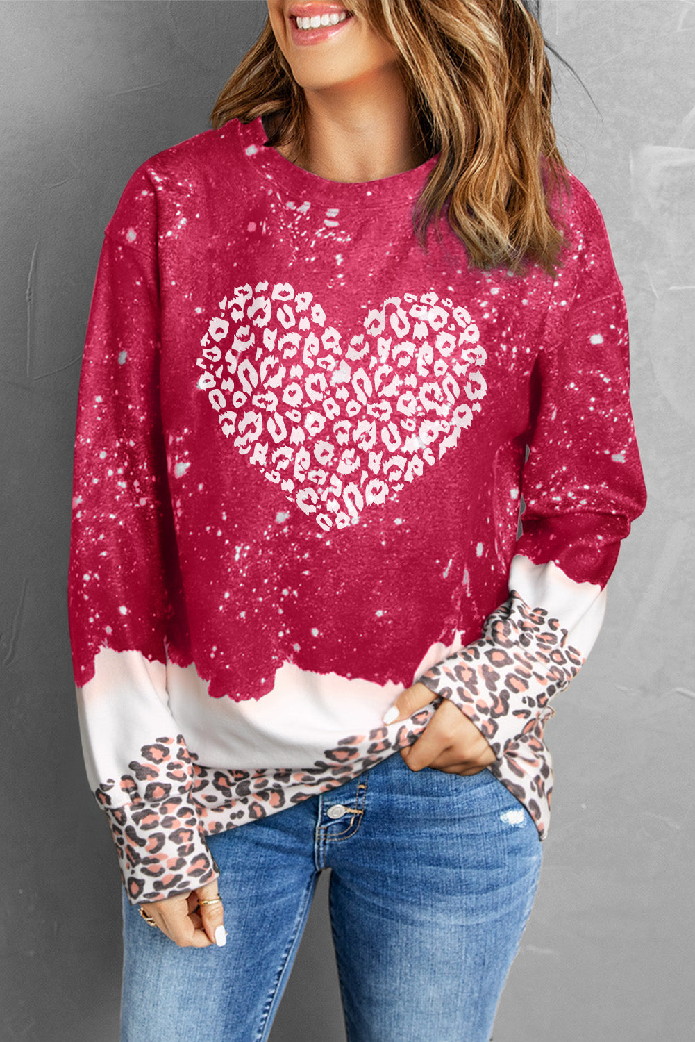 Fiery  Leopard Bleached Heart Graphic Pullover Sweatshirt | Red