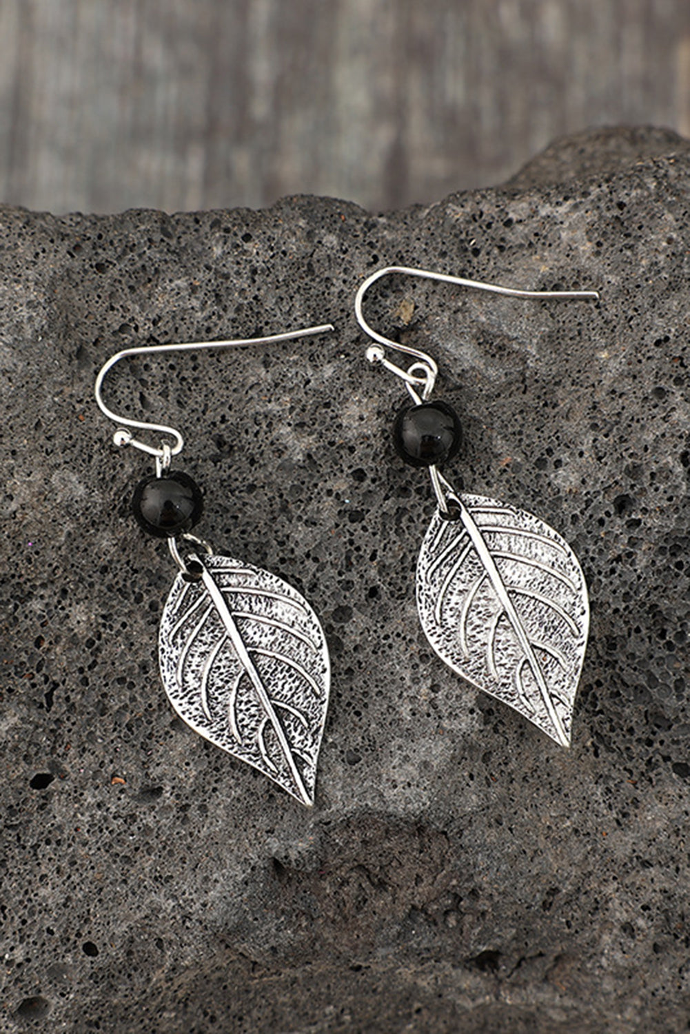 Vintage Leaf Shape Bead Dangle Earrings | Silvery