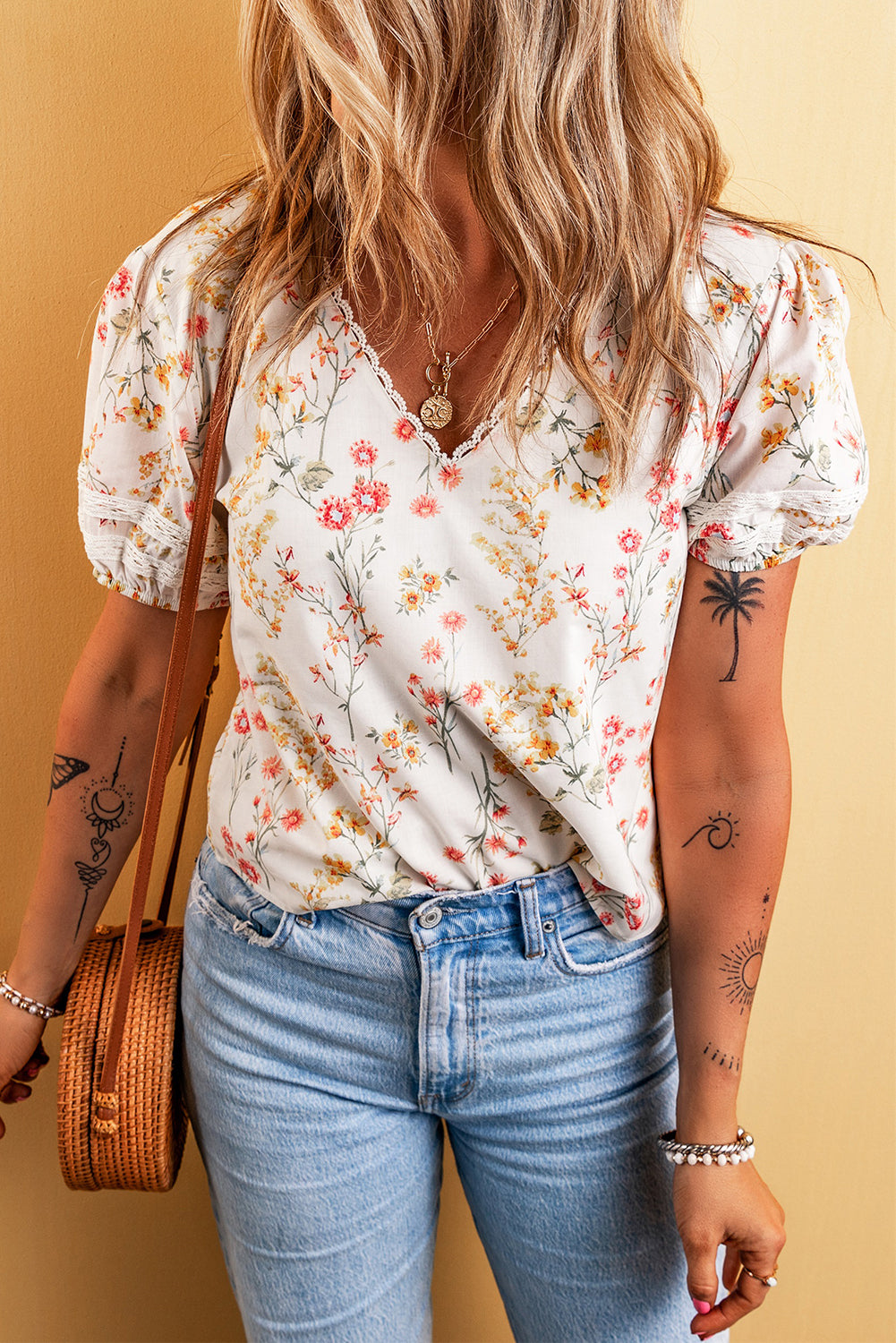 Boho Floral Lace Trim Short Sleeve Blouse | Beige