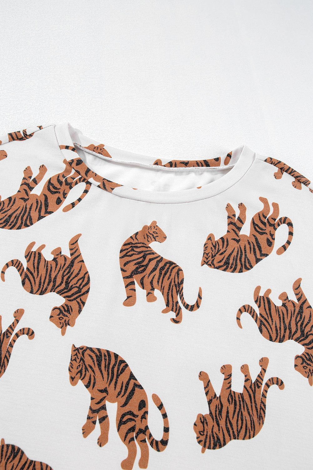 Lively Tiger Print Casual Sweatshirt | White