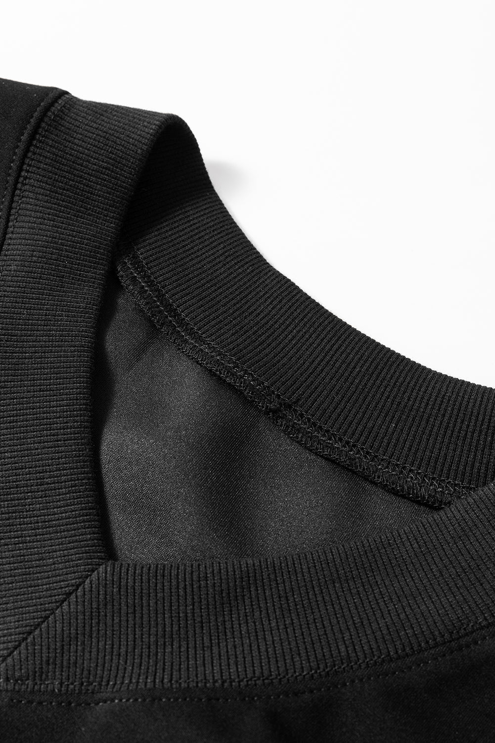 V Neck Cropped Seamed High Waist Sports Wear | Black