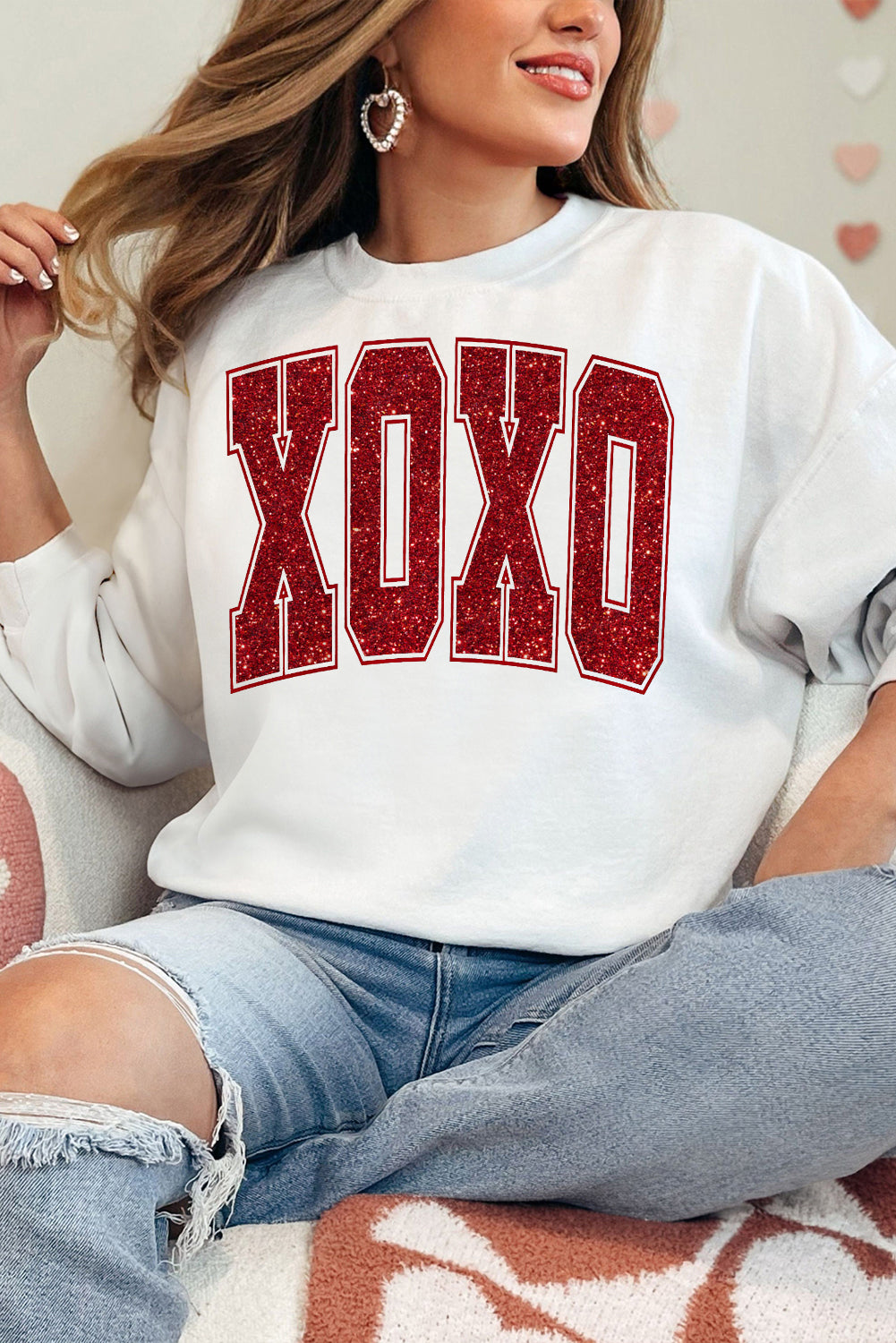 Glitter Xoxo Graphic Crewneck Valentines Pullover Sweatshirt | White