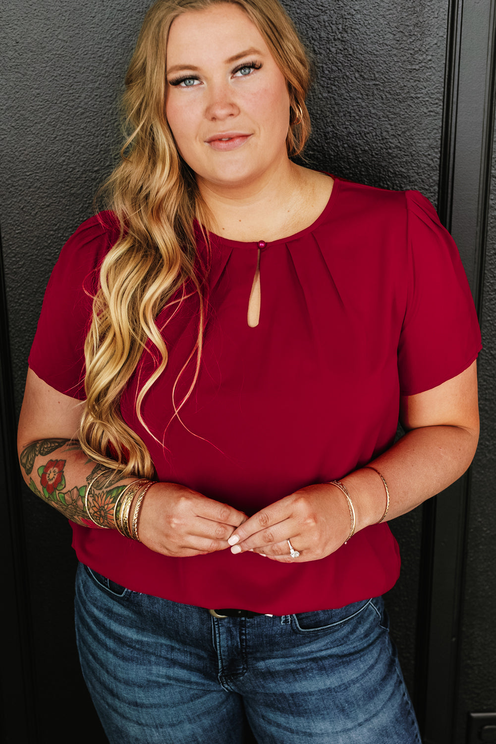 Keyhole Pleated Crew Neck Plus Size T Shirt | Red Dahlia