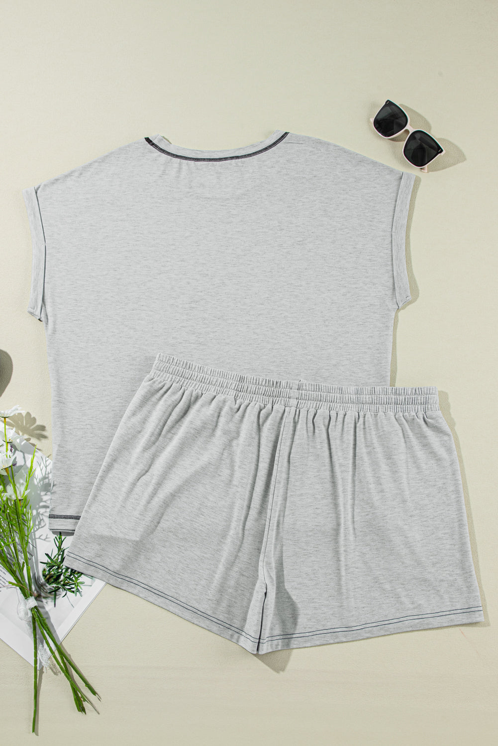 Contrast Stitching Cuffed Sleeve Plus Shorts Set | Gray