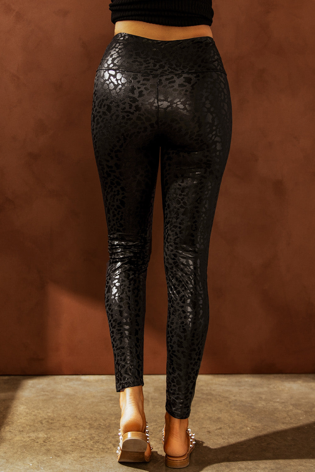 Shiny Leopard Textured Leggings | Black