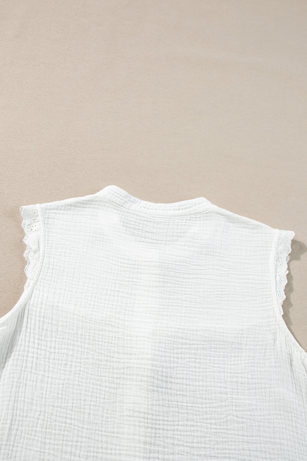 Lace Trim Crinkle Knot Hem Sleeveless Shirt | White