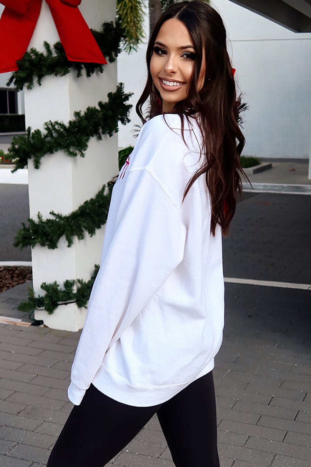 Diverse Bow Embroidery Drop Shoulder Sweatshirt | White