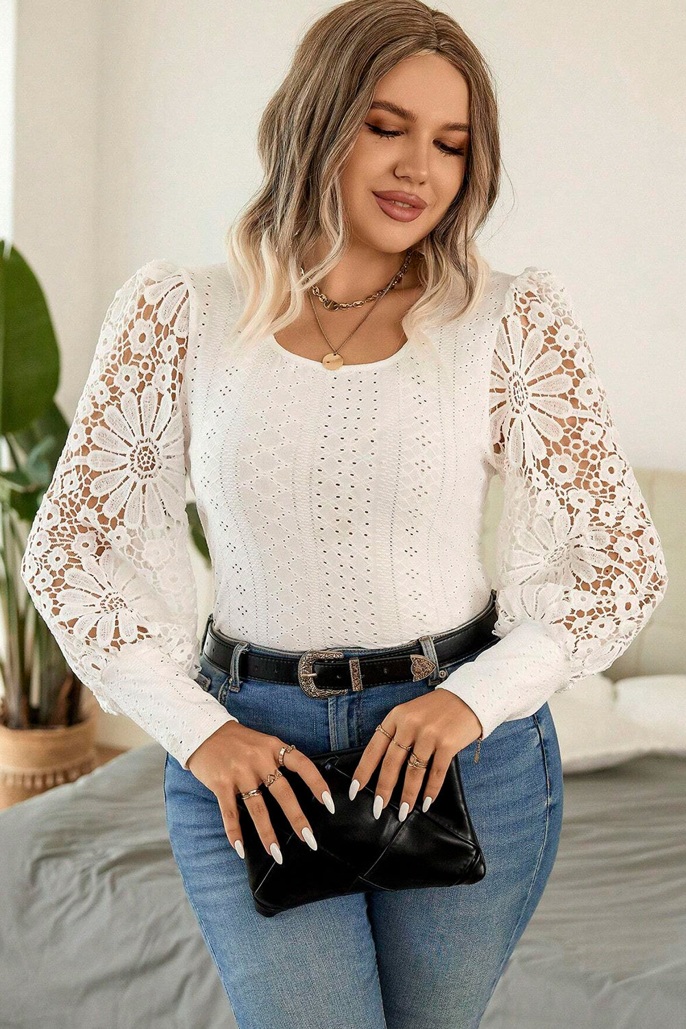 Contrast Floral Guipure Lace Lantern Sleeve U Neck Plus Size Blouse | Apricot