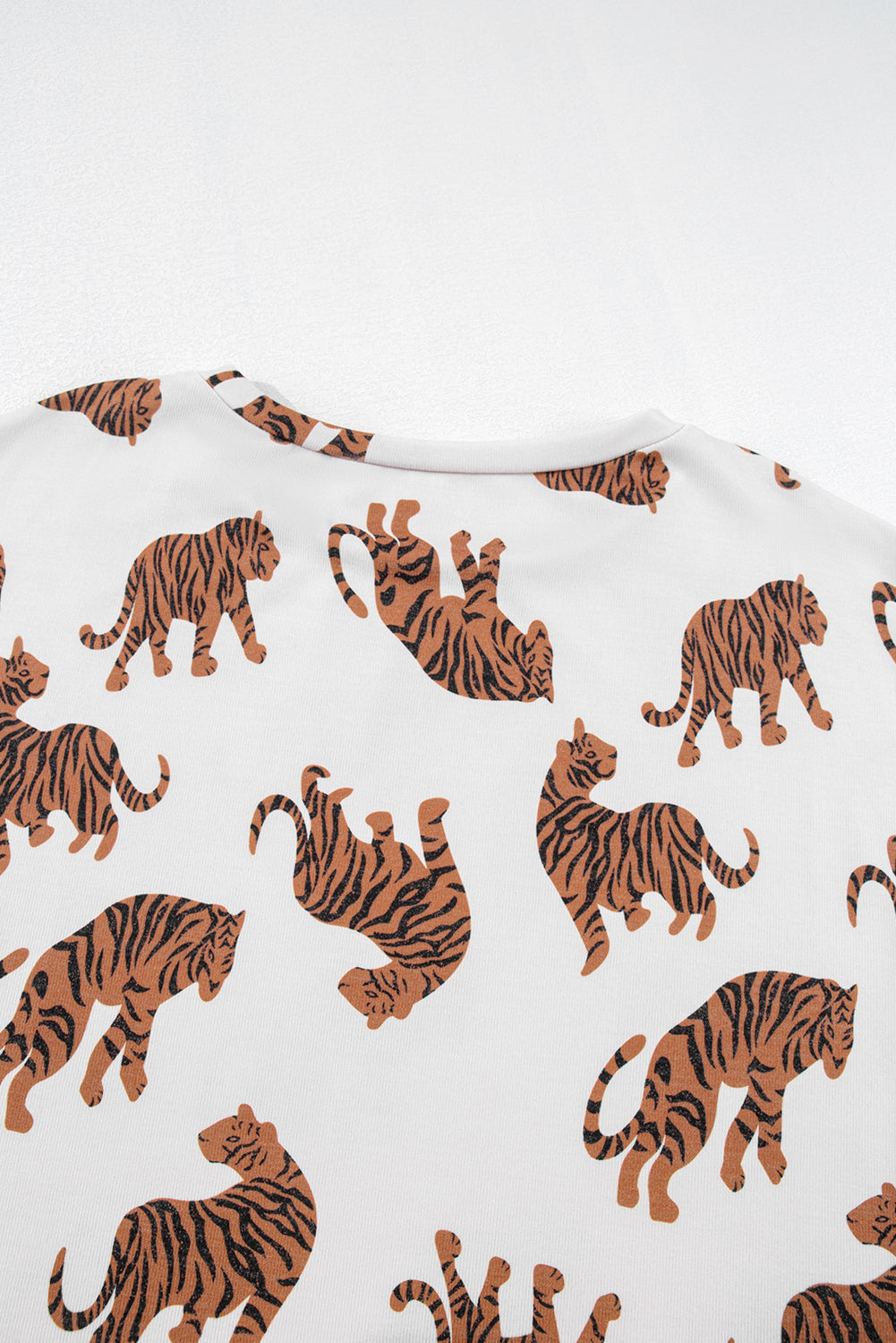 Lively Tiger Print Casual Sweatshirt | White