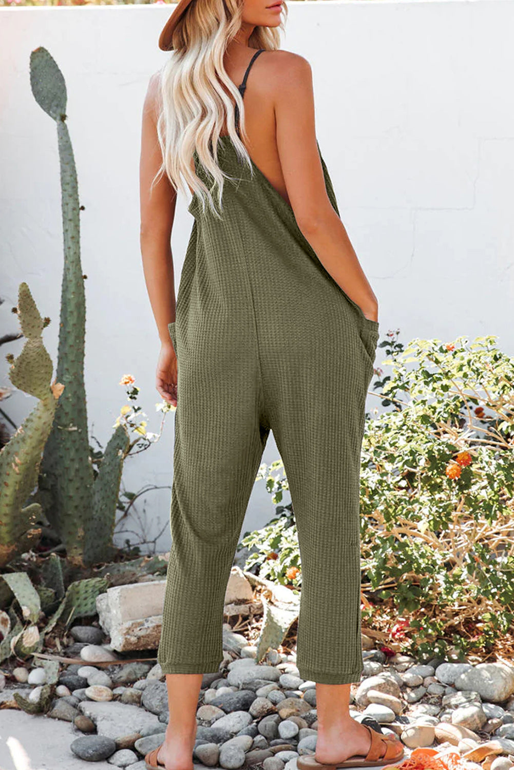 Textured Sleeveless V-Neck Pocketed Casual Jumpsuit | Green