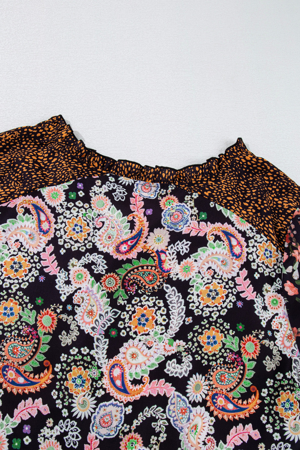 Plus Size Paisley Floral Print V Neck Bubble Sleeve Blouse | Black