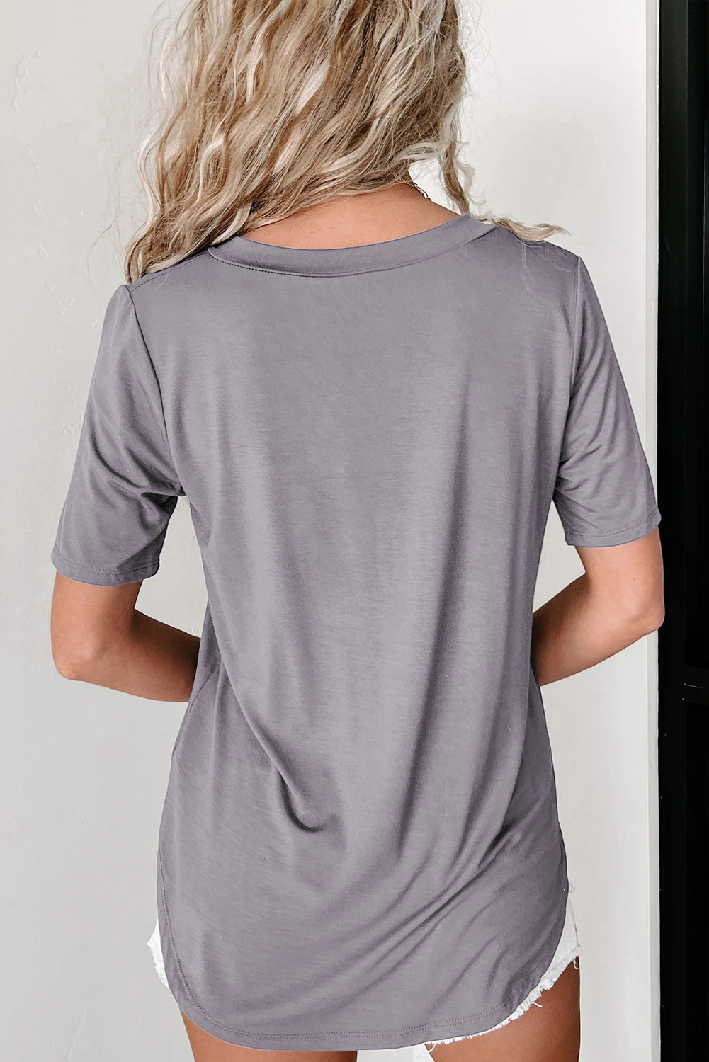 V Neck Pocketed Rounded Hem Tee | Medium Grey