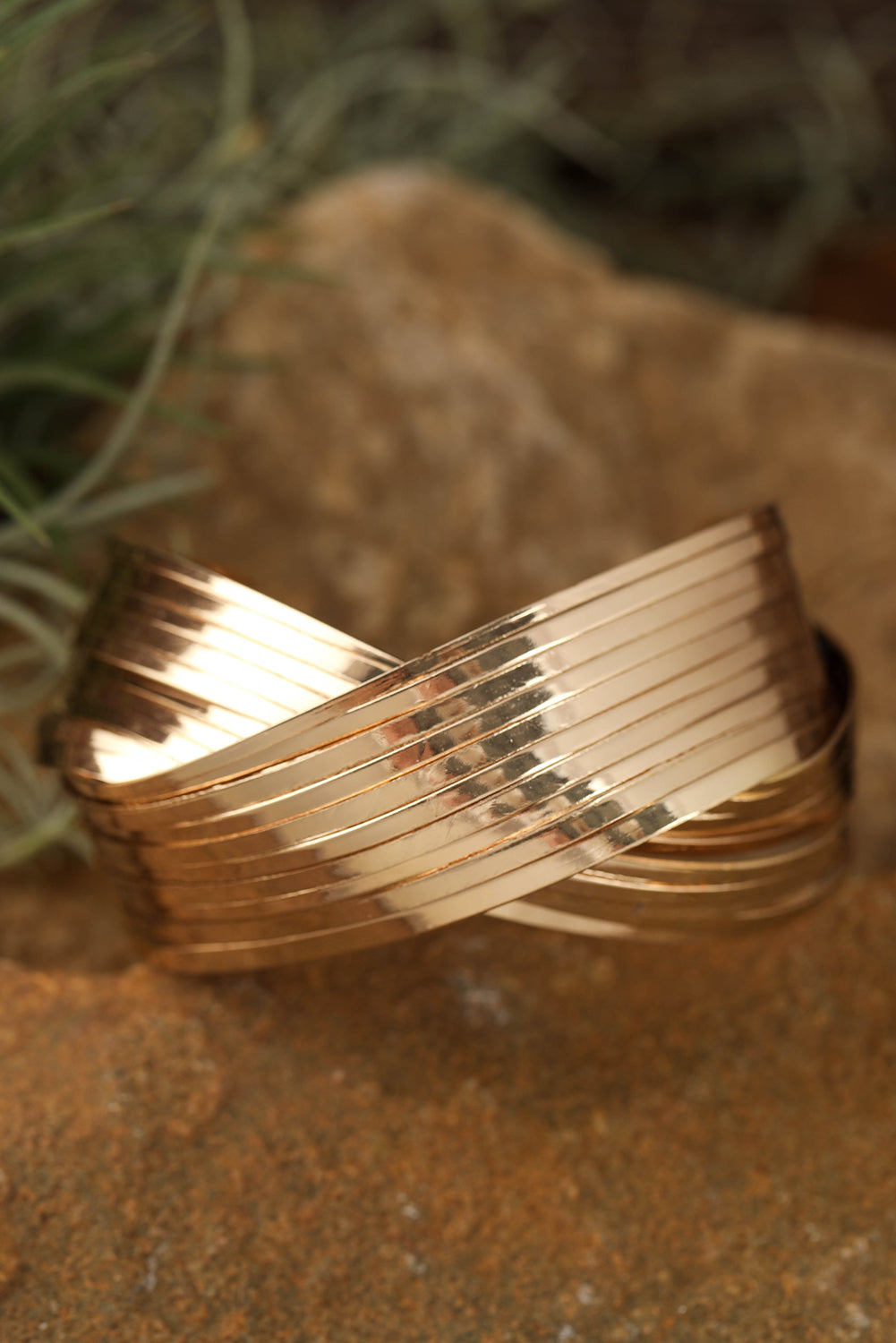 Textured Crossover Metal Cuff Bracelet | Gold