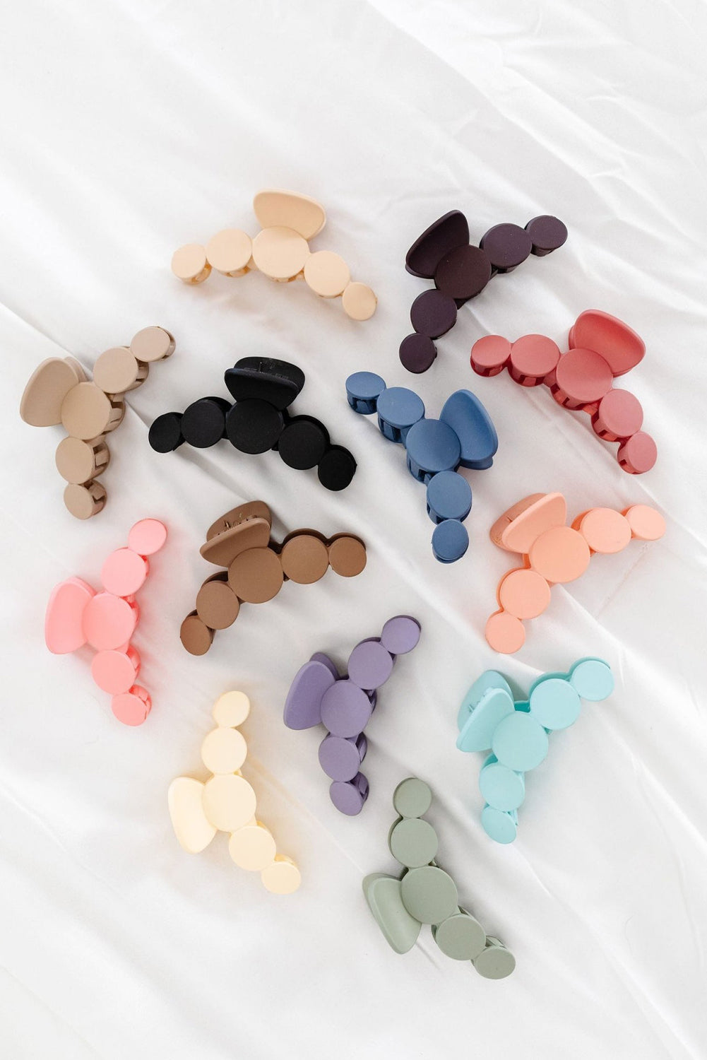 Minimalist 5 Circles Frosted Hair Claw Clip | Black