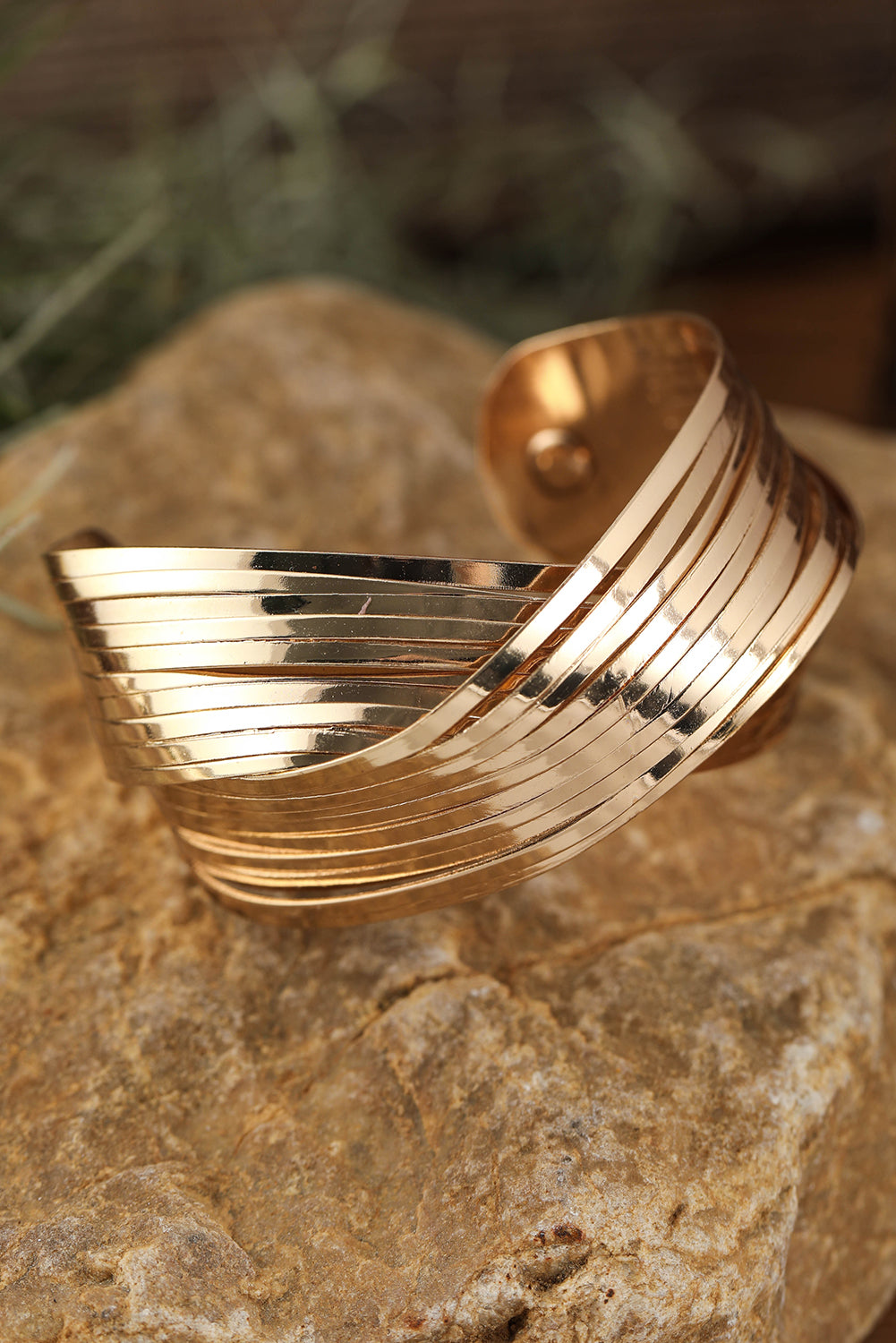 Textured Crossover Metal Cuff Bracelet | Gold